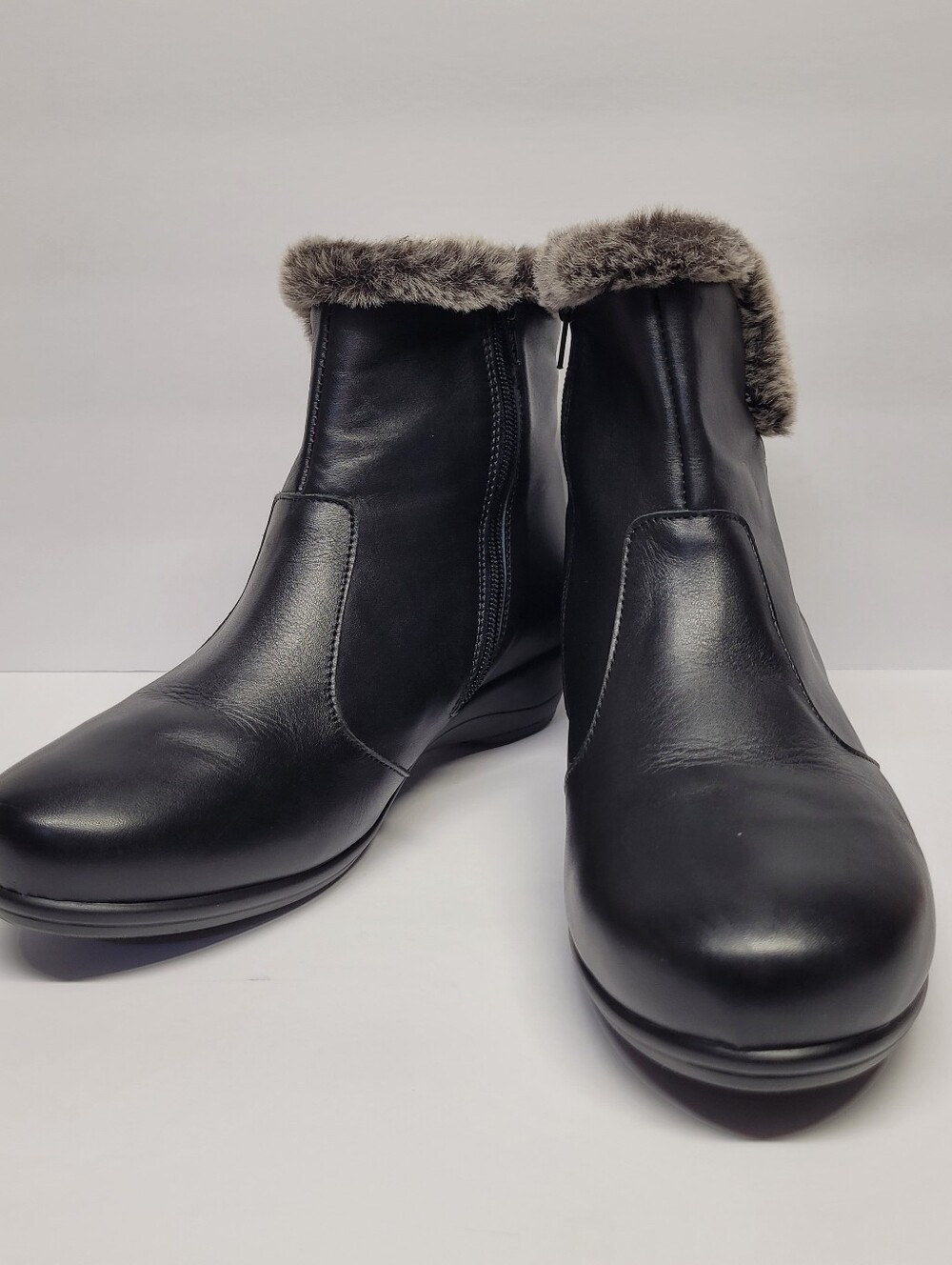 Calzamedi 0640 Women's Black Leather Faux Fur Trim Orthopedic Ankle Boots.